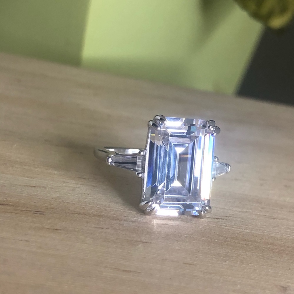6ct Emerald cut AAA CZ 925 engagement ring - Picture 10 of 11